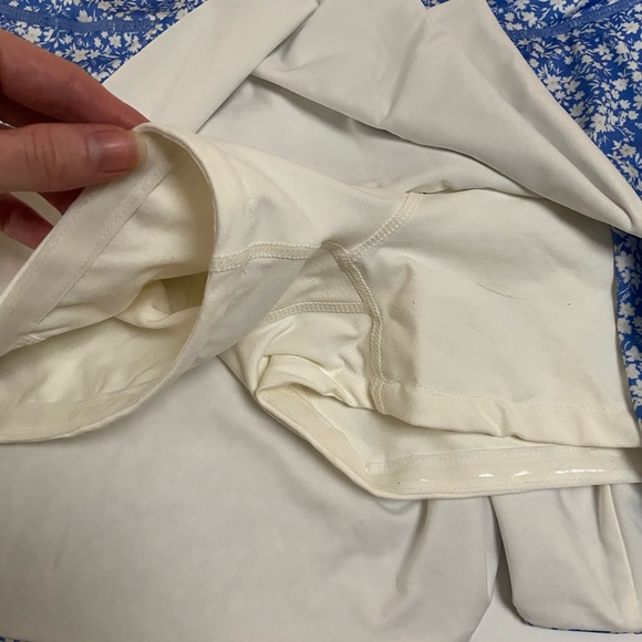 NWOT blue floral Tuckernuck golf skirt - Picture 5 of 6